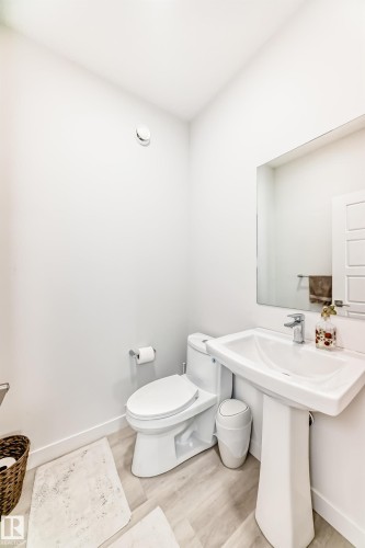 9020 183 Avenue, Edmonton, AB 