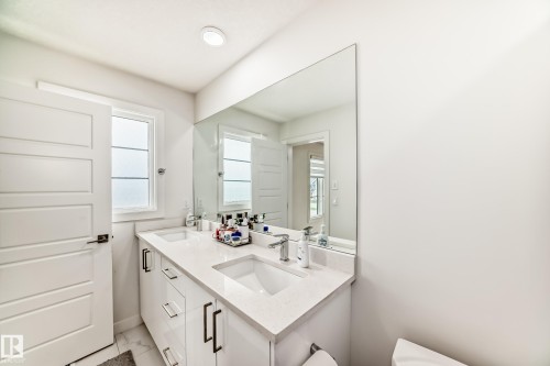 9020 183 Avenue, Edmonton, AB 