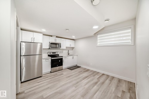 9020 183 Avenue, Edmonton, AB 