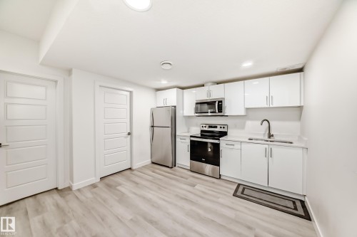 9020 183 Avenue, Edmonton, AB 
