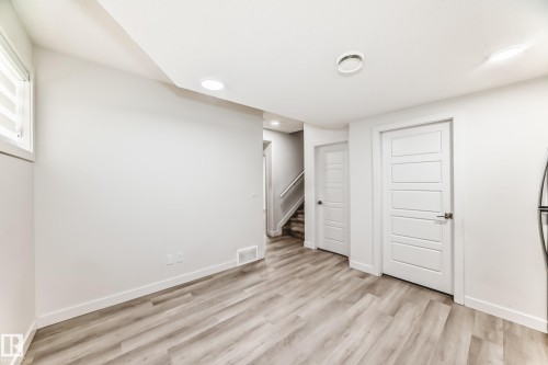 9020 183 Avenue, Edmonton, AB 