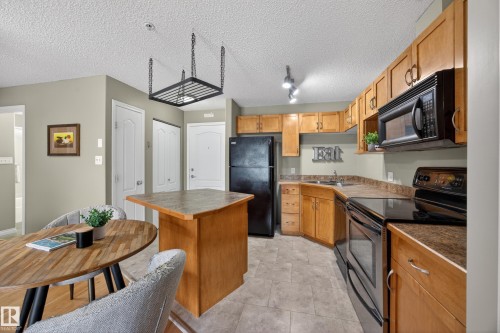 Kitchen - 111 3425 19, Edmonton, AB 