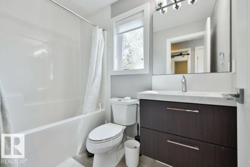 7202 98 Street, Edmonton, AB 
