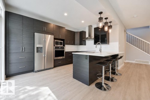 7202 98 Street, Edmonton, AB 