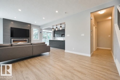 7202 98 Street, Edmonton, AB 