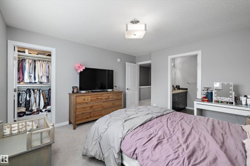 15927 13 Avenue, Edmonton, AB 