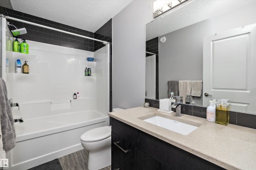 15927 13 Avenue, Edmonton, AB 
