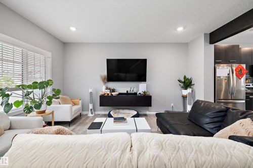 15927 13 Avenue, Edmonton, AB 