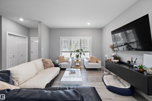 15927 13 Avenue, Edmonton, AB 