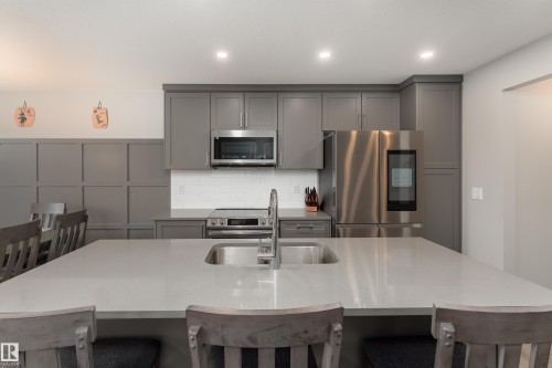 998 Stillwater Boulevard, Edmonton, AB 