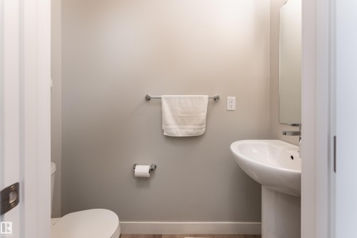 998 Stillwater Boulevard, Edmonton, AB 