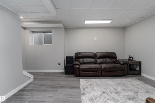 998 Stillwater Boulevard, Edmonton, AB 