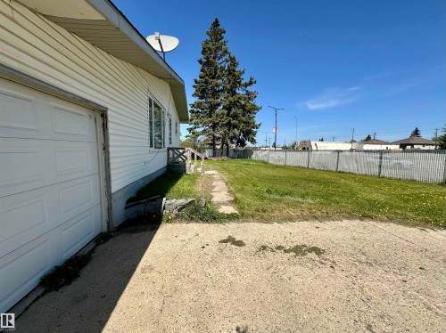 5001 Parkview Crescent, Cold Lake, AB - Outdoor