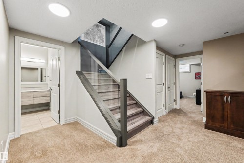 4376 Mcclung Crescent, Edmonton, AB 