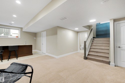 4376 Mcclung Crescent, Edmonton, AB 