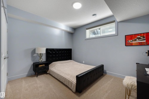 4376 Mcclung Crescent, Edmonton, AB 