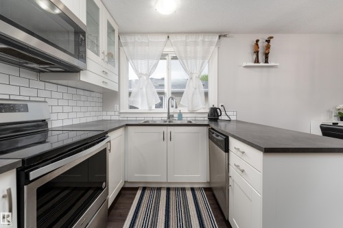 11227 40 Avenue, Edmonton, AB 
