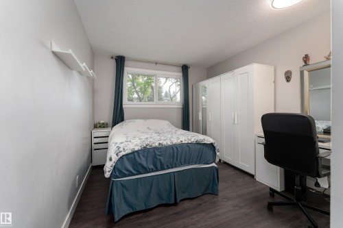 11227 40 Avenue, Edmonton, AB 