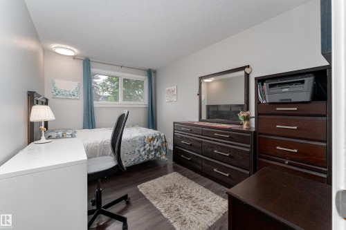 11227 40 Avenue, Edmonton, AB 