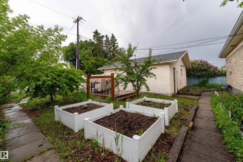 11227 40 Avenue, Edmonton, AB 