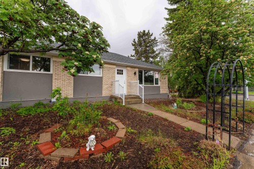 11227 40 Avenue, Edmonton, AB 