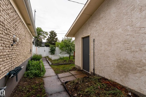 11227 40 Avenue, Edmonton, AB 