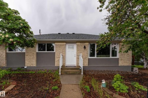 11227 40 Avenue, Edmonton, AB 