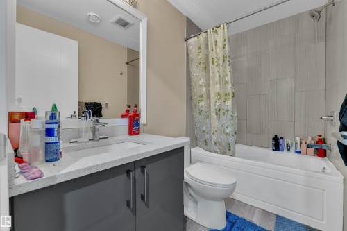 Bathroom - 2419 15 Avenue, Edmonton, AB 