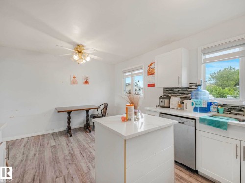 9528 151 Avenue, Edmonton, AB 