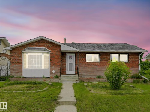 9528 151 Avenue, Edmonton, AB 