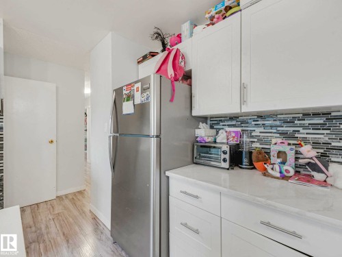 9528 151 Avenue, Edmonton, AB 