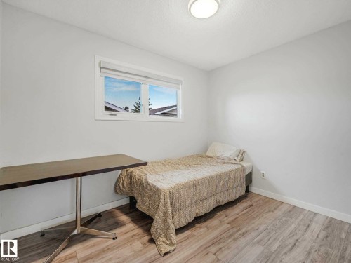 9528 151 Avenue, Edmonton, AB 
