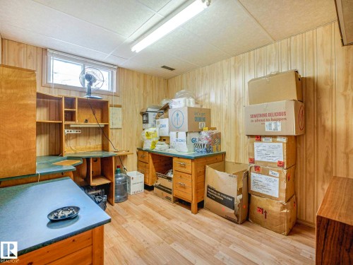 9528 151 Avenue, Edmonton, AB 
