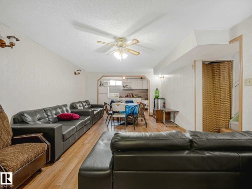 9528 151 Avenue, Edmonton, AB 