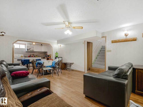 9528 151 Avenue, Edmonton, AB 