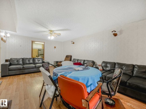 9528 151 Avenue, Edmonton, AB 