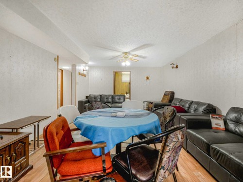 9528 151 Avenue, Edmonton, AB 