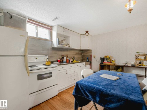 9528 151 Avenue, Edmonton, AB 
