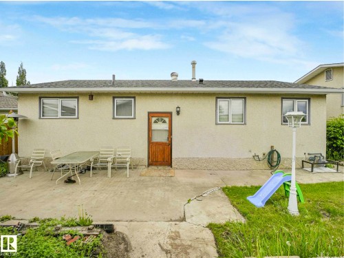 9528 151 Avenue, Edmonton, AB 
