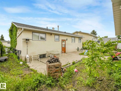 9528 151 Avenue, Edmonton, AB 
