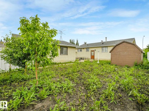 9528 151 Avenue, Edmonton, AB 