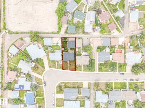 9528 151 Avenue, Edmonton, AB 
