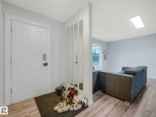 9528 151 Avenue, Edmonton, AB 