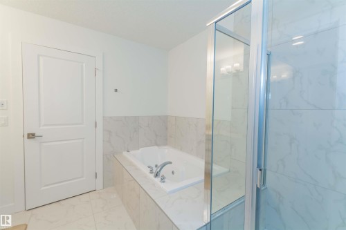 Bathroom - 15168 16 Street Nw, Edmonton, AB 
