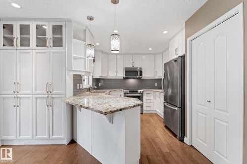 963 Youville Drive W, Edmonton, AB 