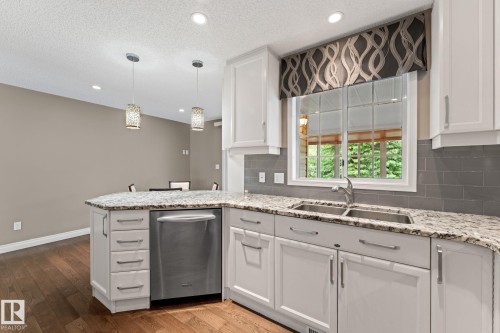 963 Youville Drive W, Edmonton, AB 