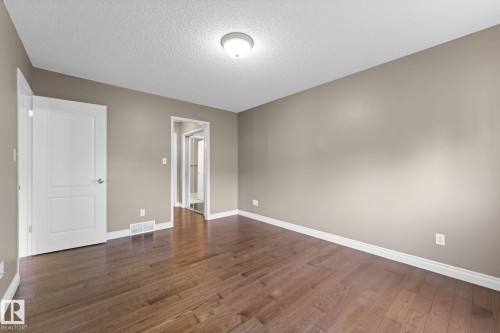 963 Youville Drive W, Edmonton, AB 