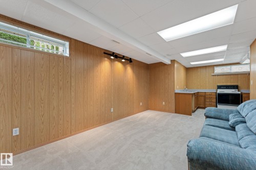 963 Youville Drive W, Edmonton, AB 
