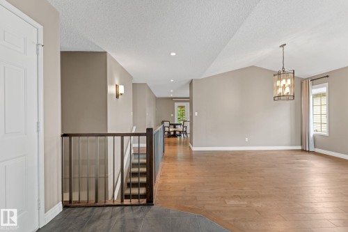 963 Youville Drive W, Edmonton, AB 