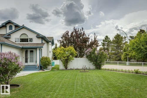 Beautiful yard - 5131 152A Avenue, Edmonton, AB 